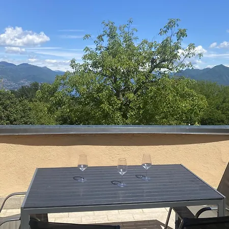 Motta Con Piscina E Tennis *