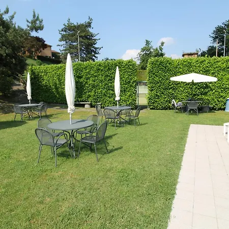 Motta Con Piscina E Tennis Apartment Brisino