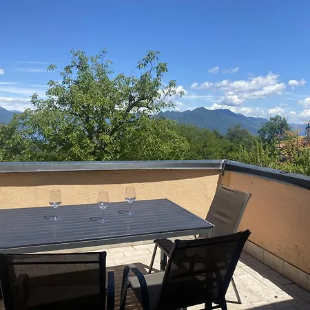 Apartman Motta Con Piscina E Tennis