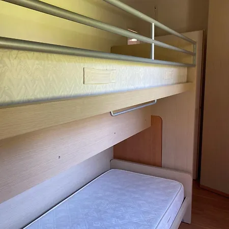 Motta Con Piscina E Tennis Lägenhet