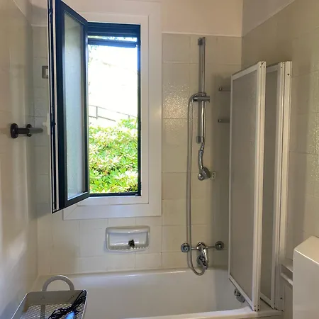 Motta Con Piscina E Tennis * Brisino