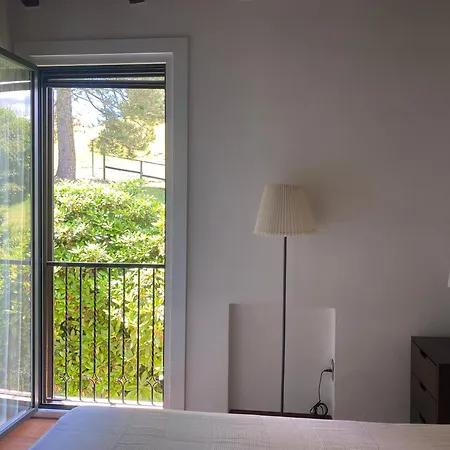 Motta Con Piscina E Tennis Brisino