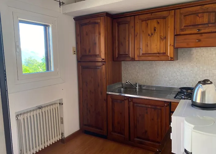Apartment Motta Con Piscina E Tennis