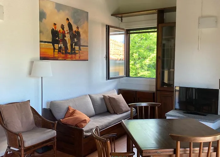 Apartman Motta Con Piscina E Tennis