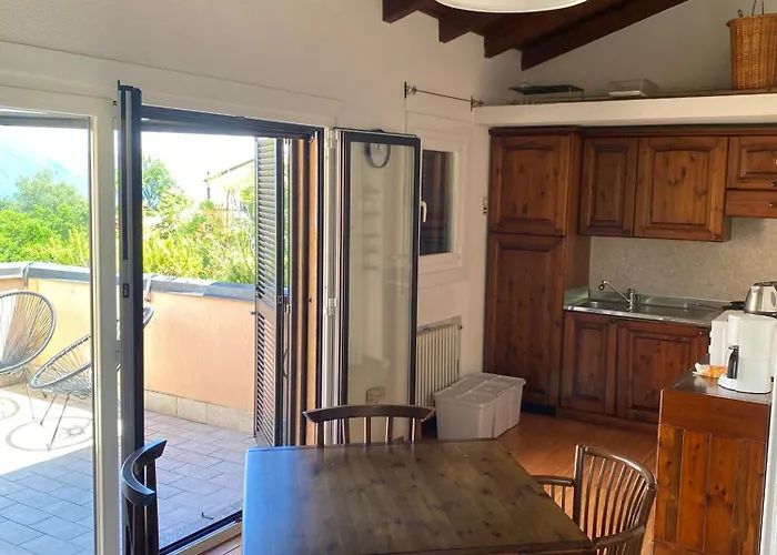 Apartman Motta Con Piscina E Tennis Brisino