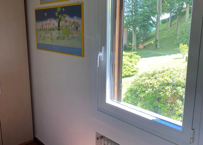 Apartment Motta Con Piscina E Tennis